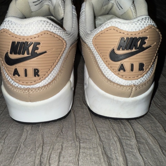 EUC - Nike Women's Air Max Size 9 - Picture 7 of 12